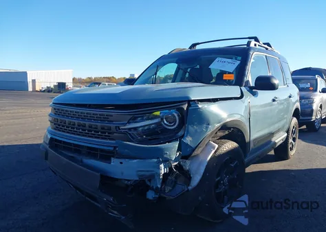 2021 Ford Bronco Sport First Edition z USA, uszkodzony, nr VIN 3FMCR9F98MRA13173